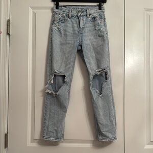 American Eagle Stretch Light Blue Women's Knee-Ripped Jeans